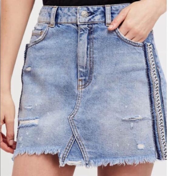 Free People Silver Pearl Crystal Side Stripe Embellished Denim Jean Mini Skirt 2 - Picture 1 of 8